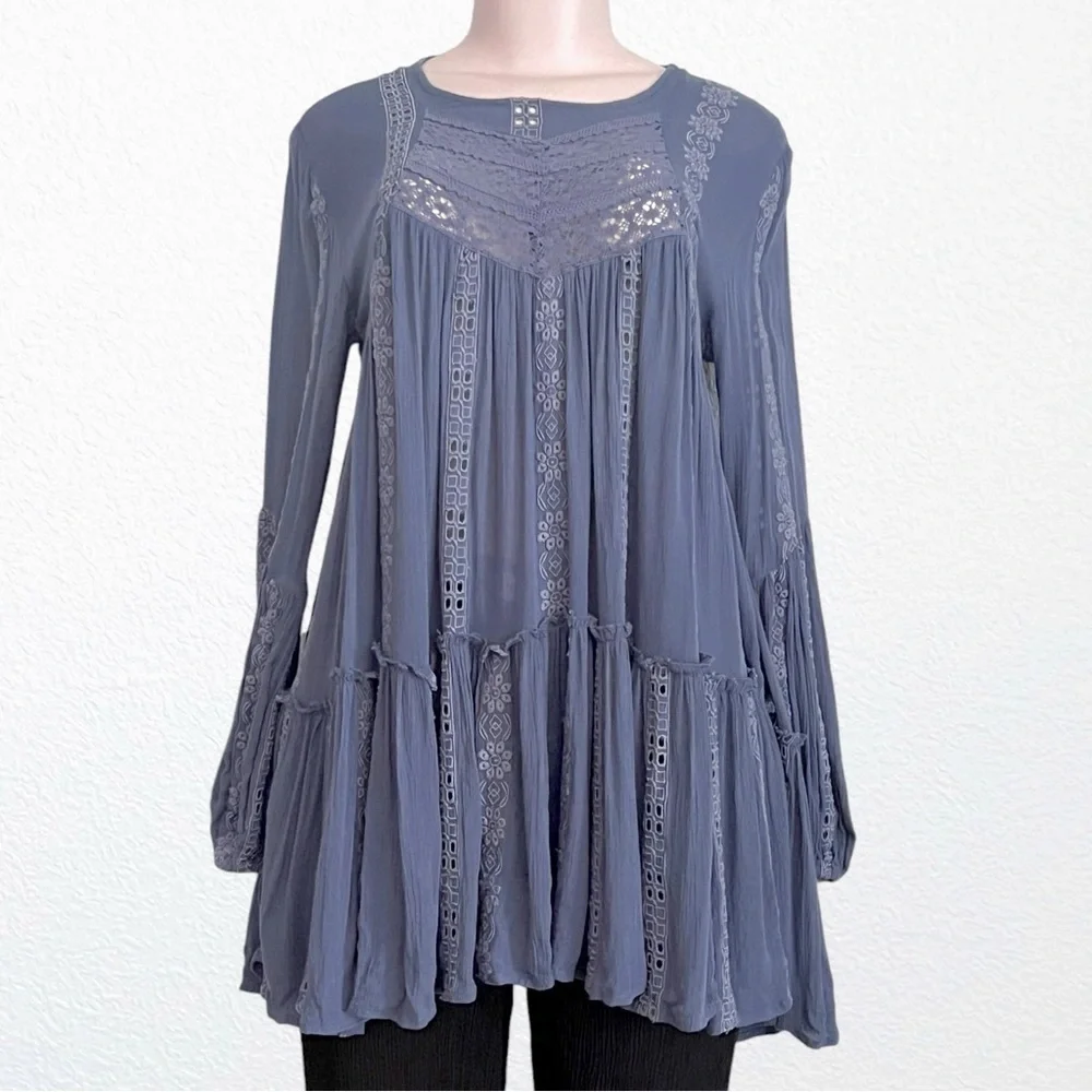 NEW Free People Kiss Kiss Eyelet Lace Ruffle Tunic Navy SZ XS - Picture 4 of 13